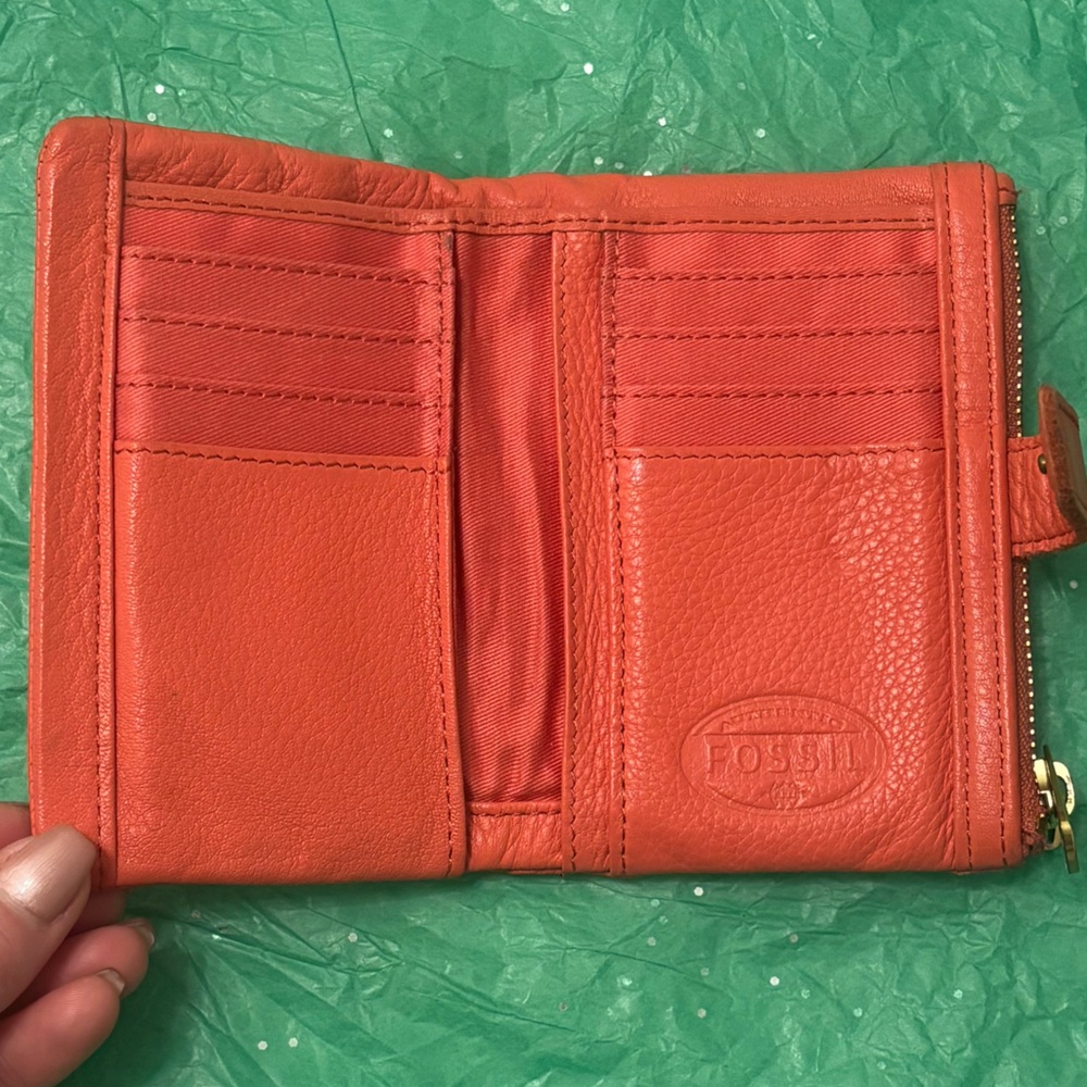 FOSSIL Coral Wallet - Picture 5 of 8